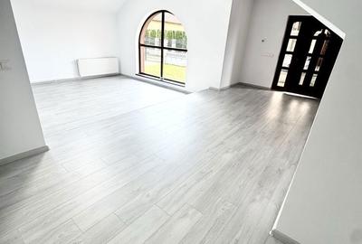 Casă cu 4 camere în Central - 6