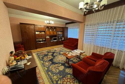 Vand apartament 3 camere100 mp Vand apartament 3 camere100 mp - 8