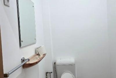 Inchiriez spatiu comercial,40 mp,Rm.Valcea,central,str.G-ral Magheru,langa BCR - 7