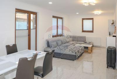 Casa cu 4 camere, de inchiriat in cartierul Tineretului Casa cu 4 camere, de inchiriat in cartierul Tineretului - 1