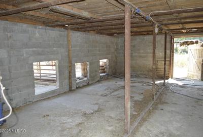 Bogati - Glimbocel, Ferma Zootehnica, Cladiri 1996 mp, Teren 4.89 ha - 25