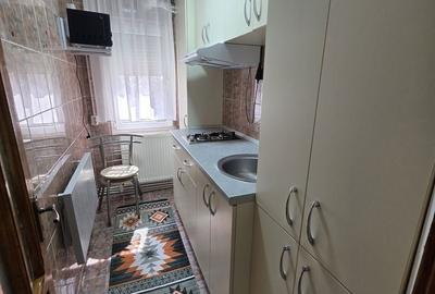 Apartament cu 2 camere semidecomandat în Viziru 1