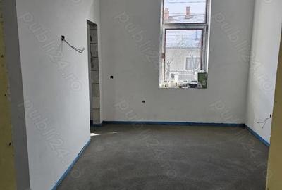 Casă cu Teren 400 Mp în Central - 4
