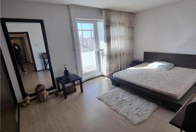 Apartament 3 cam renovat et 3 din 4 zona F-uri