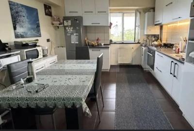 Vand apartament cu 4 camere 96 mp plus balcoane in zona centrala - 2