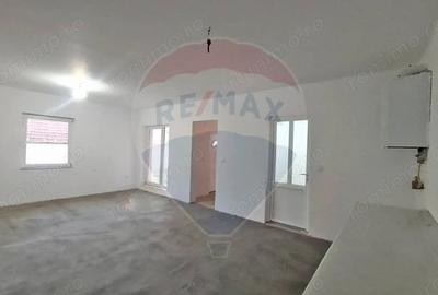 Casă cu Teren 800 Mp în Gălățeni - 11