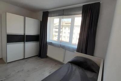 Apartament cu 4 camere semidecomandat în Central - 2