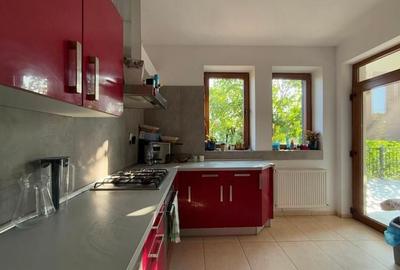 Casa spatioasa,perfecta pentru locuit sau investitie - 12