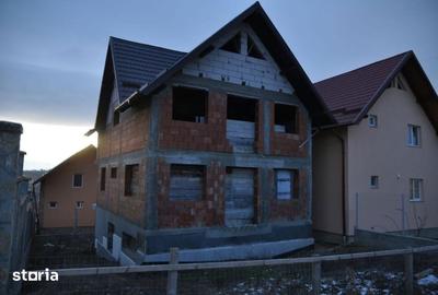 Casă cu 5 camere cu Teren 300 Mp în Burdujeni - 1