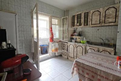 Apartament cu 2 camere decomandat, mobilat în Mărgeanului