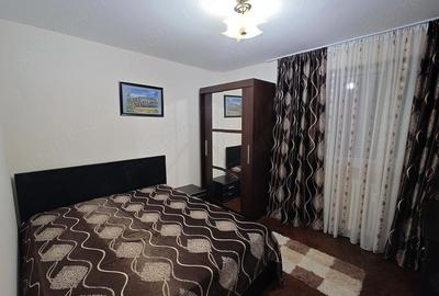 Apartament cu 3 camere decomandat în P-ța Universității