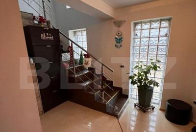 Casa de vanzare Podul Olt, zona centrala deosebita - 3