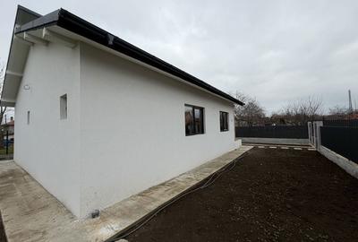 Casă cu 3 camere în Corbu - 4