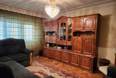 Apartament cu 3 camere decomandat în Faleza Nord