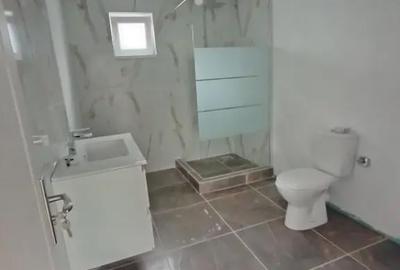Casă cu 5 camere cu Teren 306 Mp în Malu Mare - 14