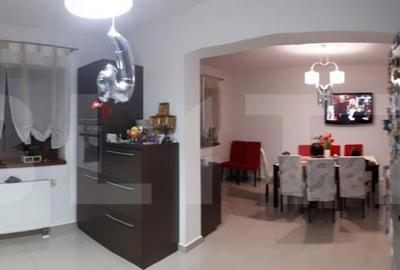 Casa de 630 mp si teren 600 mp, mobilata si utilata, zona Ce - 30