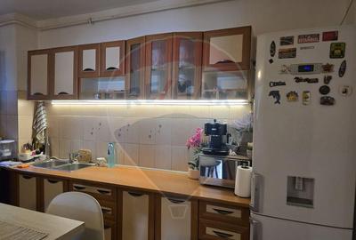 Casă cu 5 camere cu Garaj în George Enescu - 14