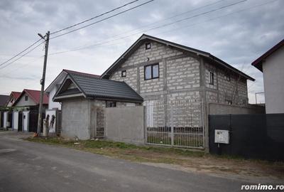 Casă cu 5 camere în Lumina