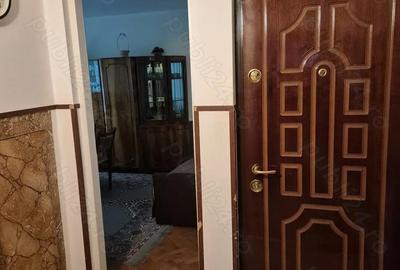 Apartament cu trei camere, zona Bradet, disponibil - 6