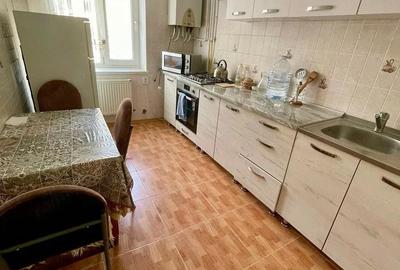 Garsonieră decomandată în Apărătorii Patriei