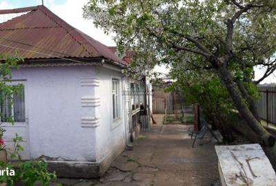 Casă cu 4 camere în Central - 2