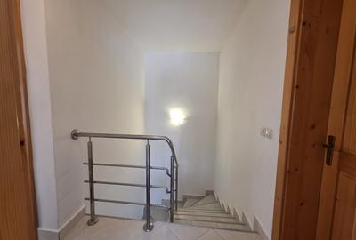 Duplex cu 4 camere cu Canalizare în Florești - 9