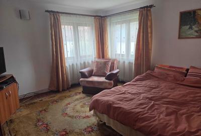 Casă cu 4 camere decomandat în Central - 3