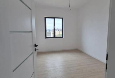 Duplex modern, finisaje de calitate, curte mare 117.000 Paleu - 2