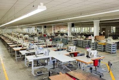 Spațiu comercial, de 2,400 mp, în Central - 13