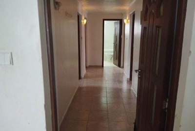 Casă cu 4 camere decomandat în Bălăceanca