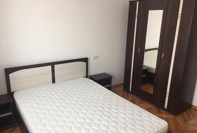 Apartament cu 2 camere semidecomandat, mobilat în Central - 4