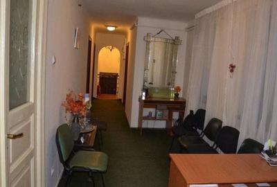 ARMENEASCA - UNIVERSITATE  - 6 camere stradal, locatie deosebita - 3