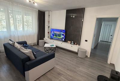 Apartament cu 4 camere decomandat în Central - 1