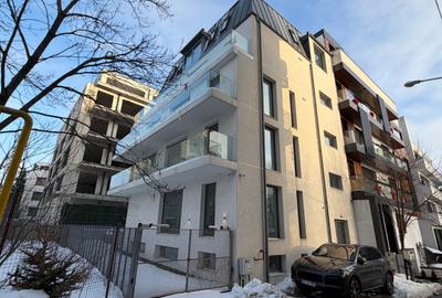 Casă individuală cu 11 camere cu Teren 257 Mp în Herăstrău - 1