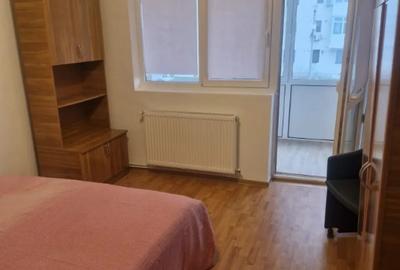 Apartament cu 3 camere semidecomandat în Micro 3 - 13