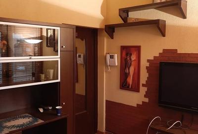 Casă cu 8 camere cu Teren 135 Mp în Drumul Taberei - 1