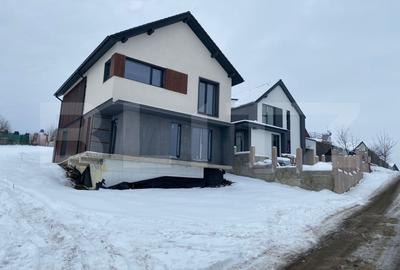 Casă individuală cu 4 camere cu Canalizare în Chinteni - 1