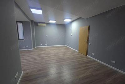 Spațiu comercial, de 36 mp, în Delfinariu - 2