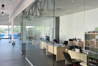Spațiu comercial, de 1,400 mp, în Centură - 1