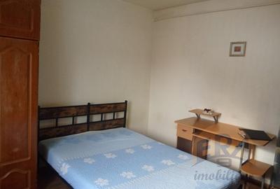 Garsonieră decomandată, mobilată în Decebal