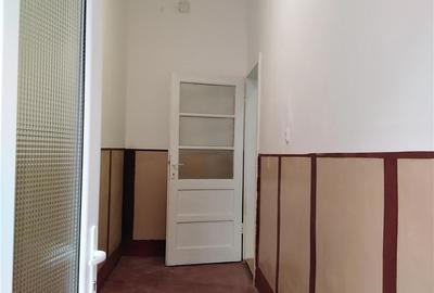 Apartament cu 3 camere decomandat în Central - 10