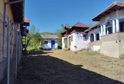 Casă cu 4 camere în Central - 3