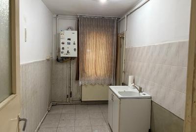 Ap.3 camere 2 bai parter inalt , 2 balcoane-TUDOR- zona Scolii 20 - 5