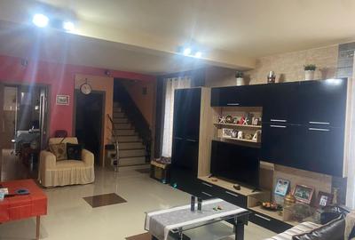 Duplex cu 5 camere cu Canalizare în Nord - 2