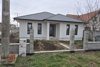 Casă cu 3 camere în Sânleani - 1
