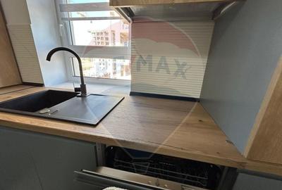 Apartament cu 3 camere decomandat în Tractorul - 13