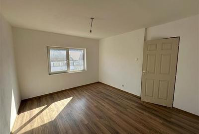 Apartament cu 3 camere decomandat în Central - 20