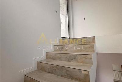 Duplex cu 4 camere cu Canalizare în Central - 10