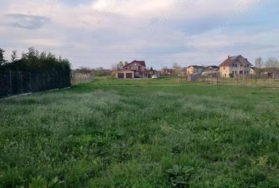 Teren de 2200 mp, în Giroc