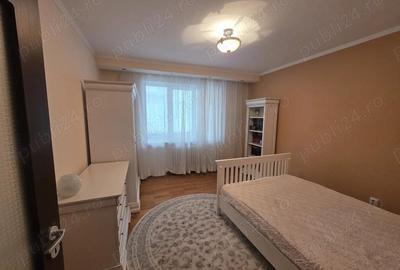 Apartament cu 4 camere decomandat în Central - 2